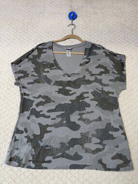 Tail Hard T-Shirt Womens Gray V-Neck Short Sleeve Siro Micro Stretch Size L